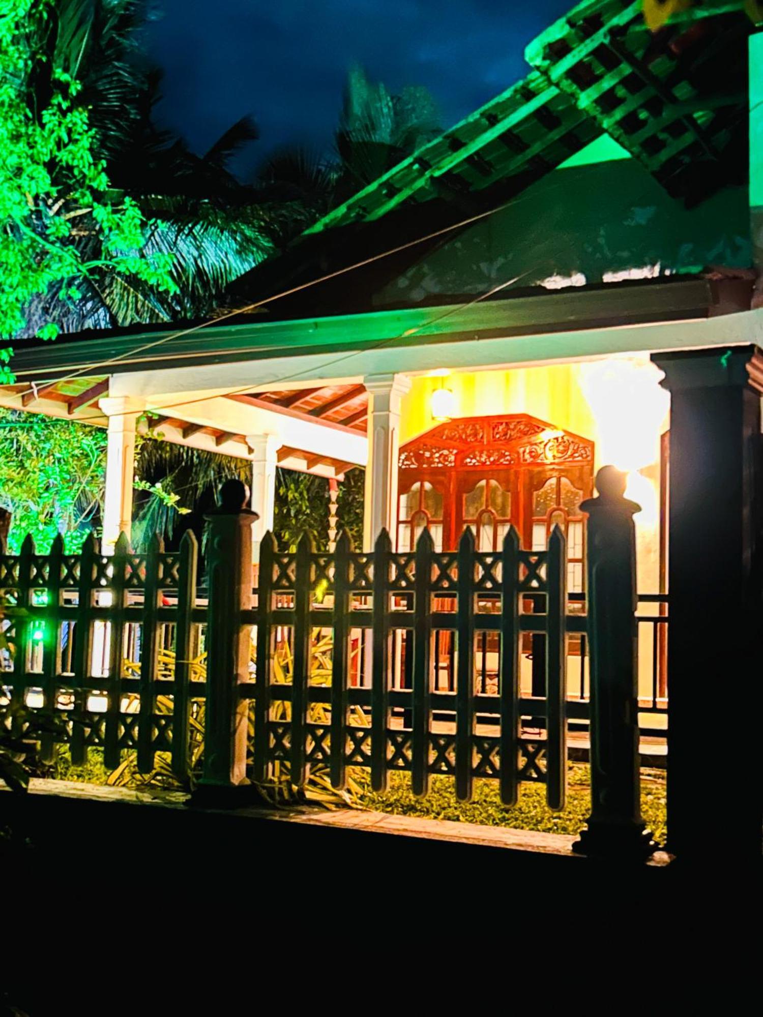 Kawshan Home Stay Dickwella Exterior photo